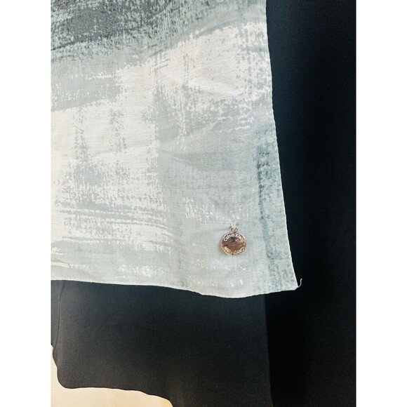 CALVIN KLEIN 100 % POLYESTER SCARF SHAWL 72"X 15" BLACK GRAY WHITE - Picture 2 of 12